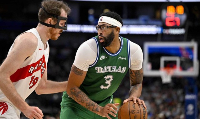 U直播-有趣，扎克·洛维提出独行侠队安东尼·戴维斯交易到猛龙队的方案