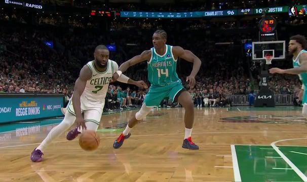 u球体育APP-裁判吹了杰伦·布朗翻腕，整个联盟都慌了