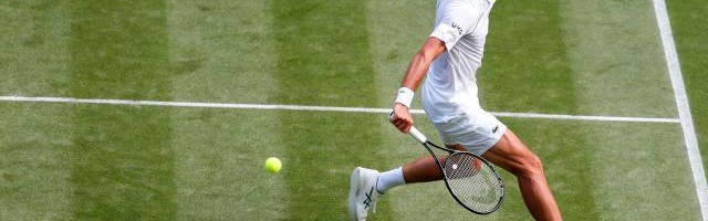 U直播-德约小遇挑战仍三盘晋级 第12次打入温网八强