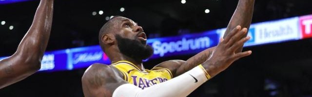 不搭理库里保罗 带病出战又输球 詹姆斯火速离场